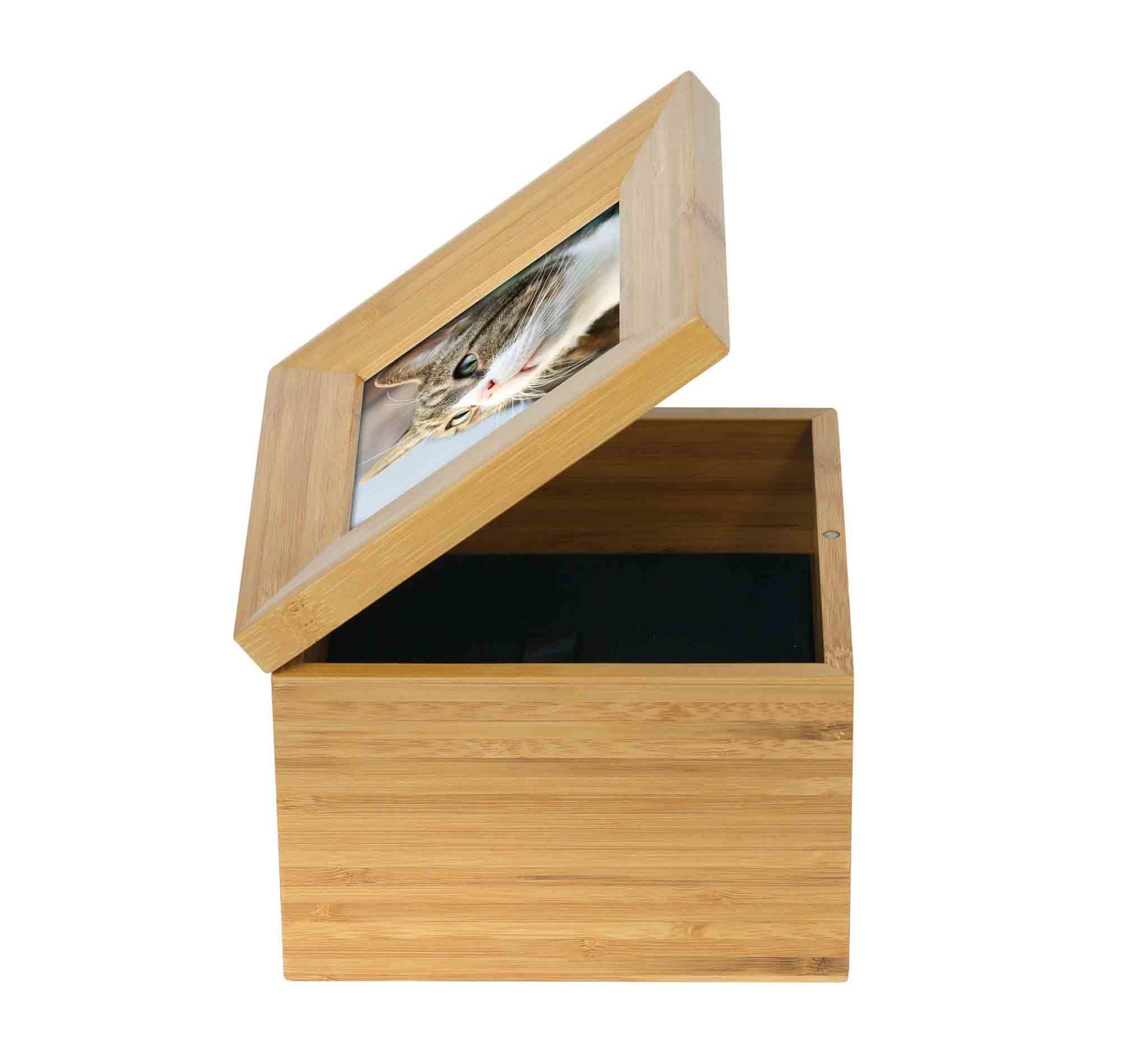 Tribute Box